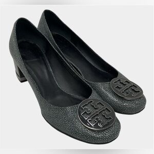 Tory Burch Black Pebbled Leather Block Heel Pumps with Logo Medallion Sz 9